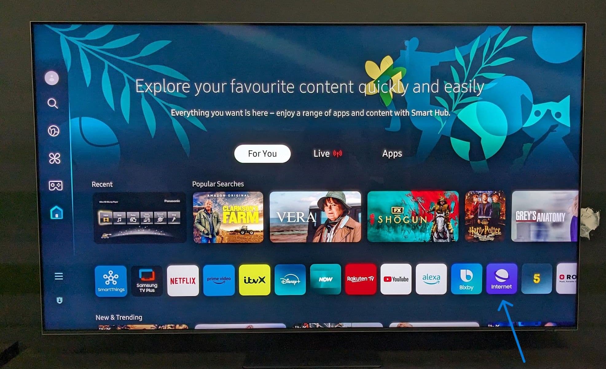 Главный экран на телевизоре Samsung с Tizen OS